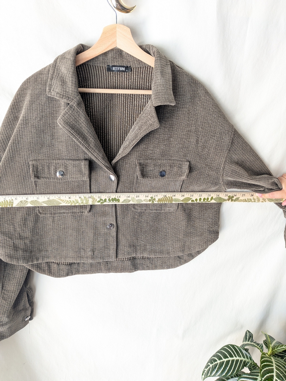 Soft ribbed Cropped Jacket in Taupe - Picture 7 of 8